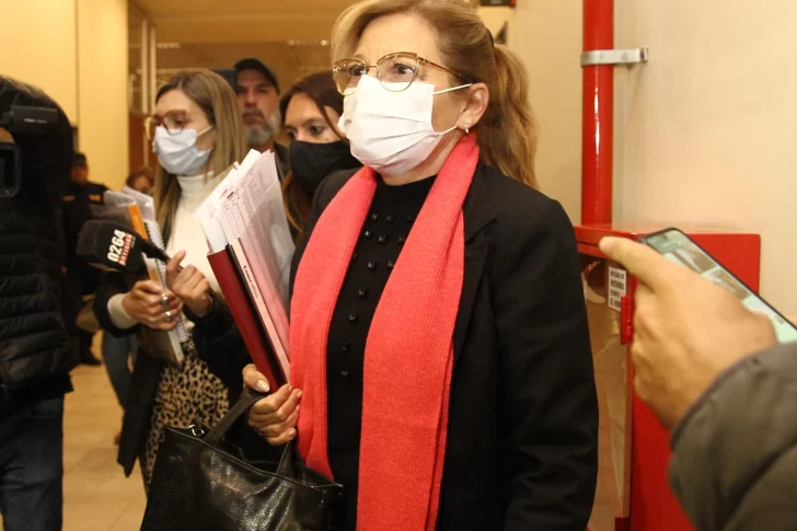 Hacen cambios en sueldo de estatales en antigüedad, refrigerio y asistencia