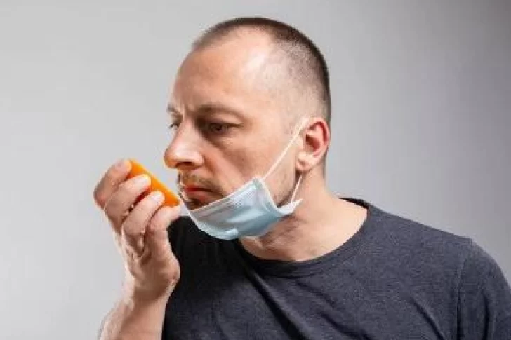 Descubrieron por qué algunos no recuperan el olfato tras la covid