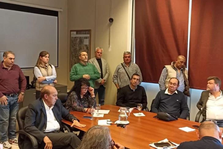 Reclamos cruzados en una dura reunión entre Josemaría, proveedores y el gobierno