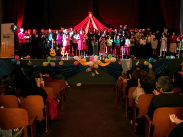 El salón cultural que, tras su refacción, se convirtió en una meca del arte para los vecinos El salón cultural que, tras su refacción, se convirtió en una meca del arte para los vecinos