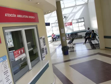 Chocó en su moto con un auto y sufrió una fractura expuesta Chocó en su moto con un auto y sufrió una fractura expuesta