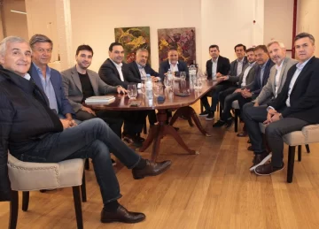 Gobernadores de JxC se despegan del acercamiento con los libertarios Gobernadores de JxC se despegan del acercamiento con los libertarios