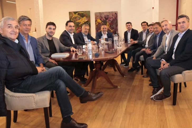 Gobernadores de JxC se despegan del acercamiento con los libertarios