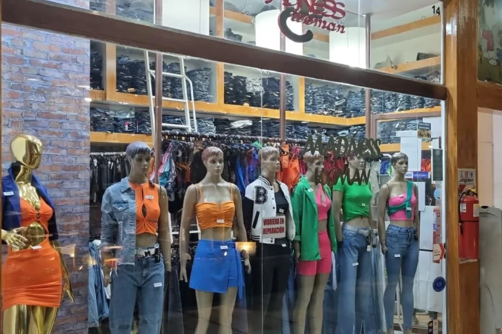 Primavera: menos oferta e inflación disparan el precio de ropa y calzado