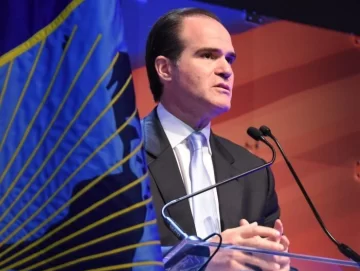 El BID baja un cambio y le abre la billetera a Argentina