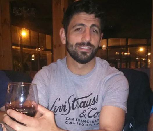 Cae otra vez el médico que ‘dio cintazos’ a su hija, ahora por golpear a su pareja Cae otra vez el médico que ‘dio cintazos’ a su hija, ahora por golpear a su pareja