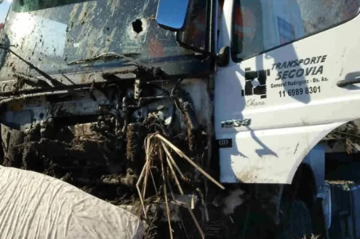 Quiso esquivar un piquete, lo apedrearon y falleció