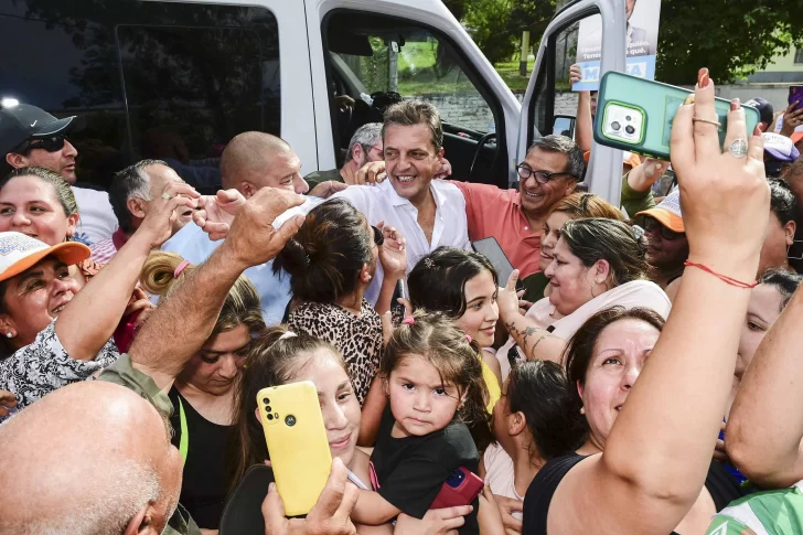 Massa bajó un fuerte mensaje de unidad para sumar a la UCR