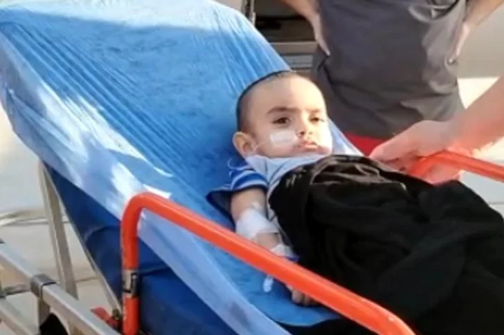 Juan Cruz inició su tratamiento y con las donaciones también viajó su papá