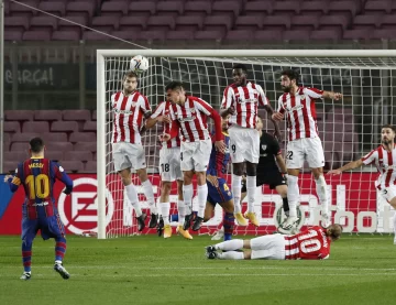Messi les respondió en la cancha