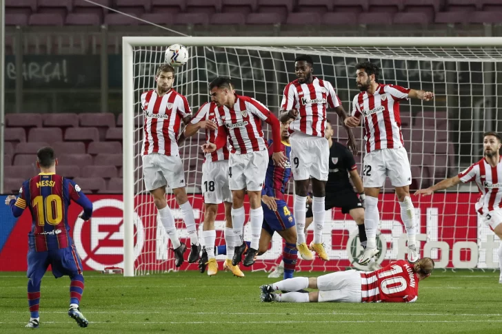 Messi les respondió en la cancha