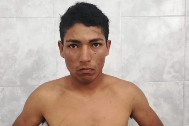 Golpeó a un policía y fugó de prisión