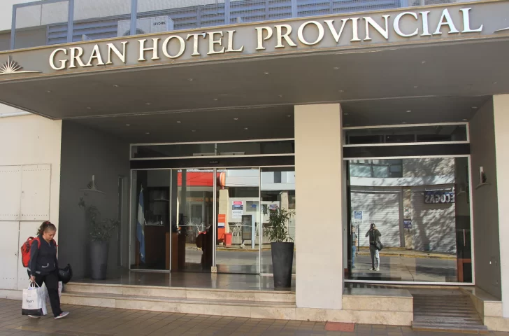 Trabajan en un plan para rebajar servicios a los sectores más golpeados por el virus Trabajan en un plan para rebajar servicios a los sectores más golpeados por el virus