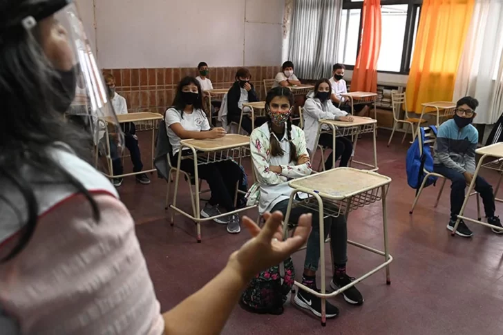 Alberto y las clases donde hay más casos: “Es jugar con fuego”