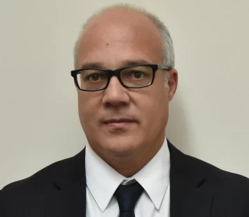 Juzgado por intentar captar a su hijastra para llevarla a EEUU a que se prostituya