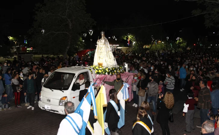 Alegría y esperanza en la procesión Alegría y esperanza en la procesión