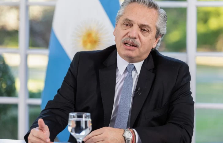 Fernández: “Vamos a vacunar a 300 mil personas antes de fin de año” Fernández: “Vamos a vacunar a 300 mil personas antes de fin de año”