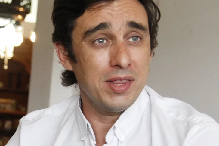 Capital depositó los sueldos del personal de planta y pasantes con aumento del 4%