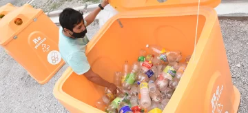 Más de 3.000 personas canjearon botellas por entradas gratis a parques Más de 3.000 personas canjearon botellas por entradas gratis a parques