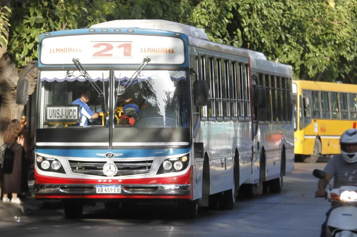 Continúa este viernes el paro de colectivos en San Juan