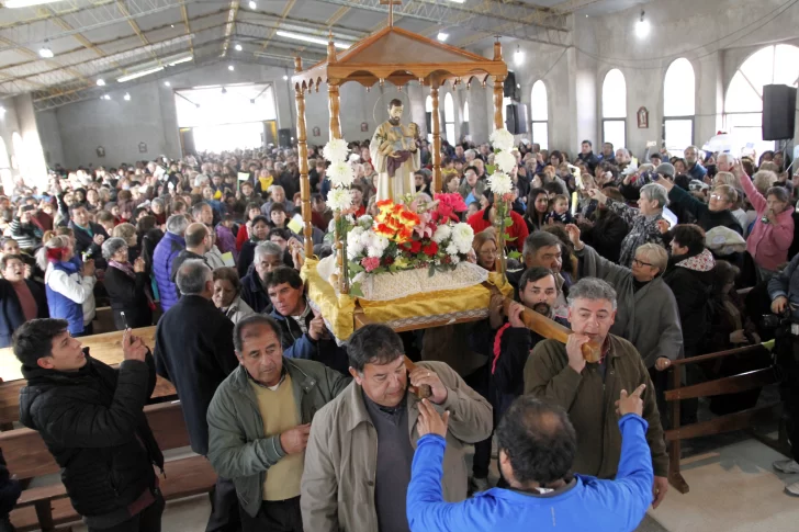 Sin procesión, pero con una misa extra, le rendirán honor a San Cayetano en su día