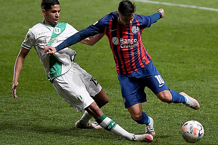 San Lorenzo sumó para mantenerse en lo alto