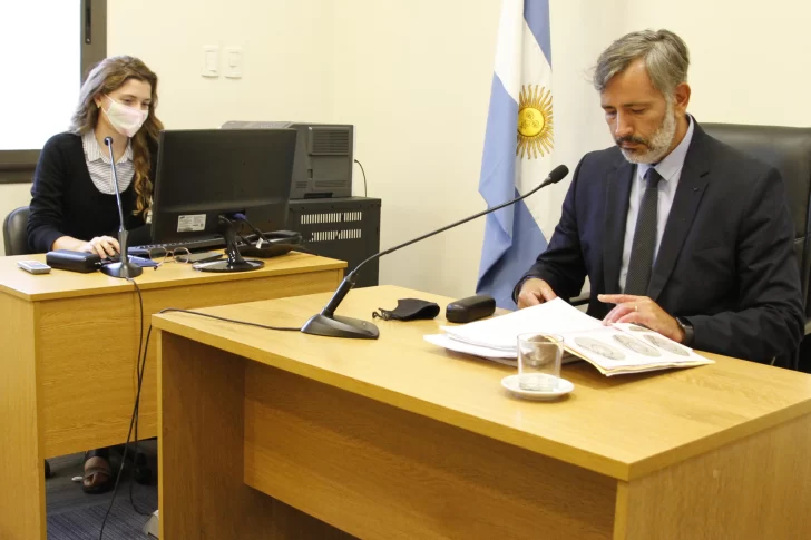 En otro giro, un juez anuló el fallo contra el empresario que abrió su fábrica en cuarentena y lo absolvió