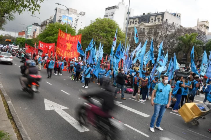 Les dieron 12.000 planes más y levantan la protesta