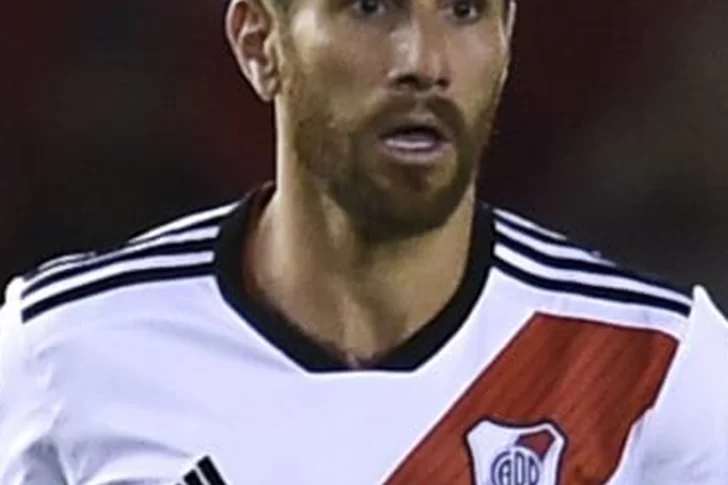 River, con suplentes, juega con Liga en la altura de Quito