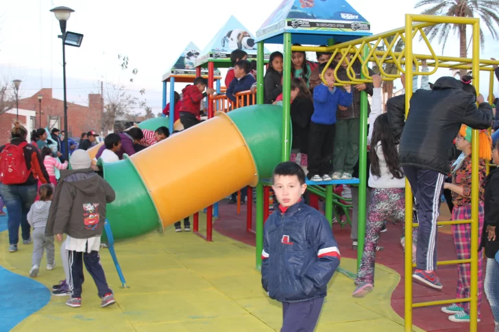 Una fuente de aguas danzantes es el novedoso atractivo que ofrecerá la plaza de Media Agua
