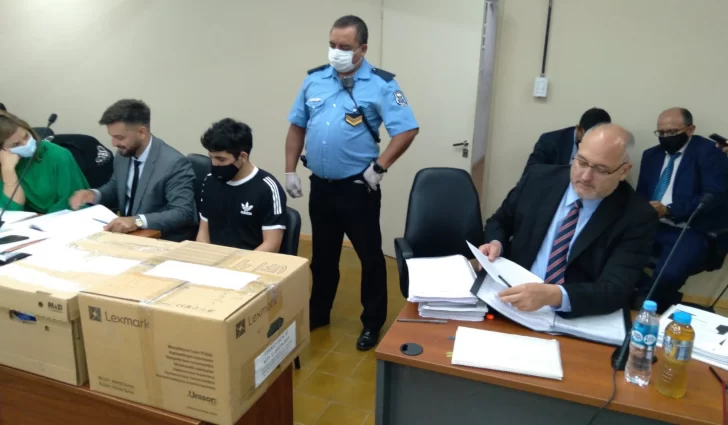 Prohíben el ingreso al juicio del papá del policía asesinado