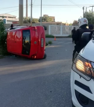 Choque, vuelco y un gran susto