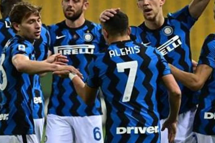 Inter ganó y se aleja en la punta