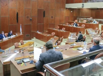 Diputados deciden si se aprueba decisión del IPEEM de entregar dos áreas mineras Diputados deciden si se aprueba decisión del IPEEM de entregar dos áreas mineras
