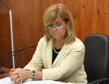 Abusó 7 años de su niña cuando su mujer se dopaba, tras la denuncia atropelló a la menor Abusó 7 años de su niña cuando su mujer se dopaba, tras la denuncia atropelló a la menor