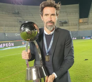 La emoción de Domínguez y su futuro incierto La emoción de Domínguez y su futuro incierto