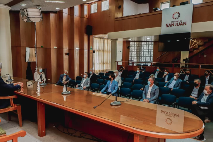 El Gobierno asistirá a los municipios con fondos para que den el aumento del 65%