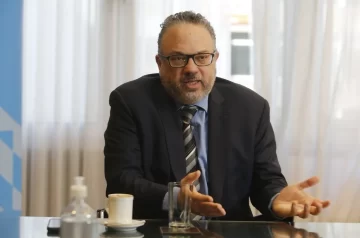 Alberto usó la lapicera, echó de un plumazo a Kulfas y nombró a Scioli Alberto usó la lapicera, echó de un plumazo a Kulfas y nombró a Scioli