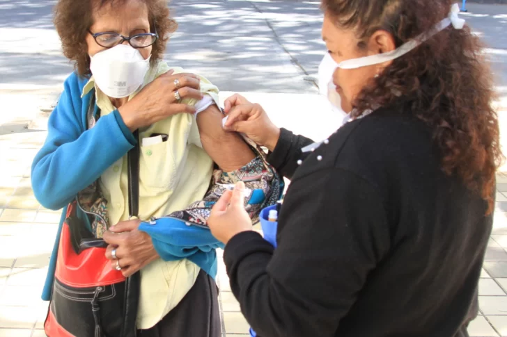 Larga la segunda semana de la vacunación casa por casa