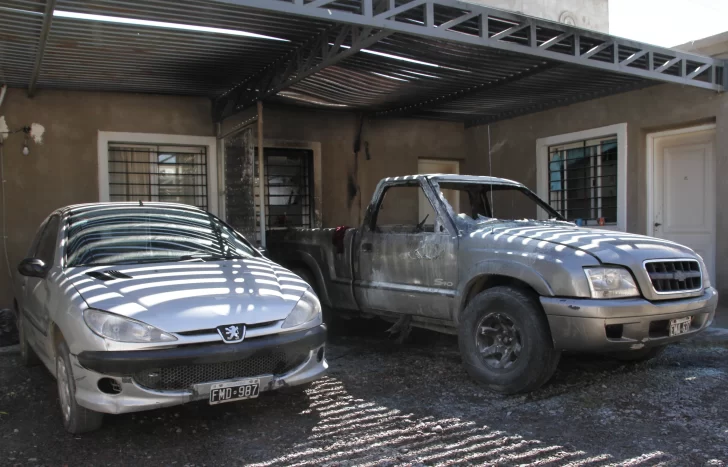 Ardió una camioneta y por poco no hubo un desastre mayor, creen que fue intencional