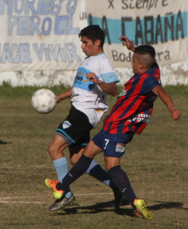 Sábado de ascenso en suelo de Rodeo Sábado de ascenso en suelo de Rodeo