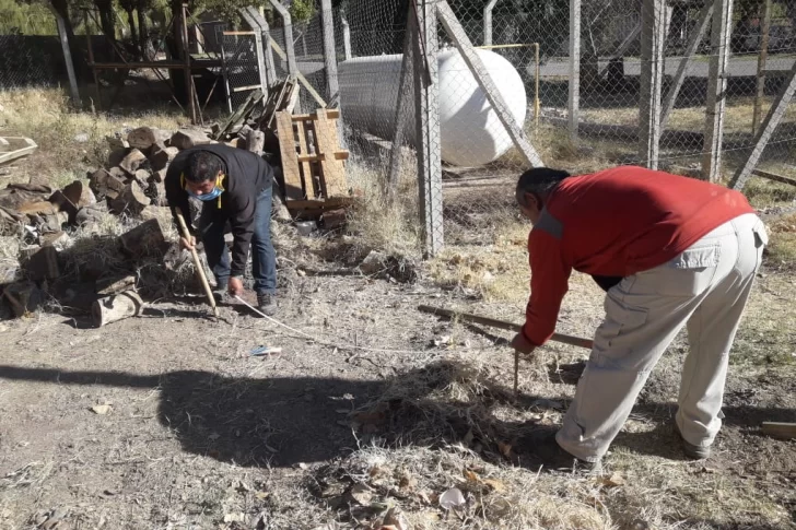 Construyen un muro de escalada para complementar la formación en minería