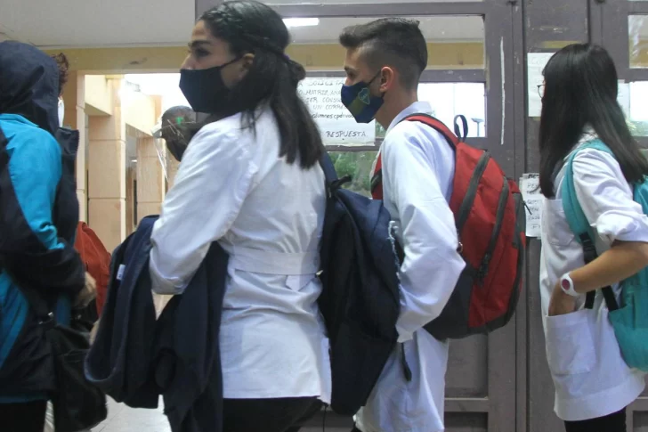 Aunque todavía no los convocan, se viene otra suba en colegios privados