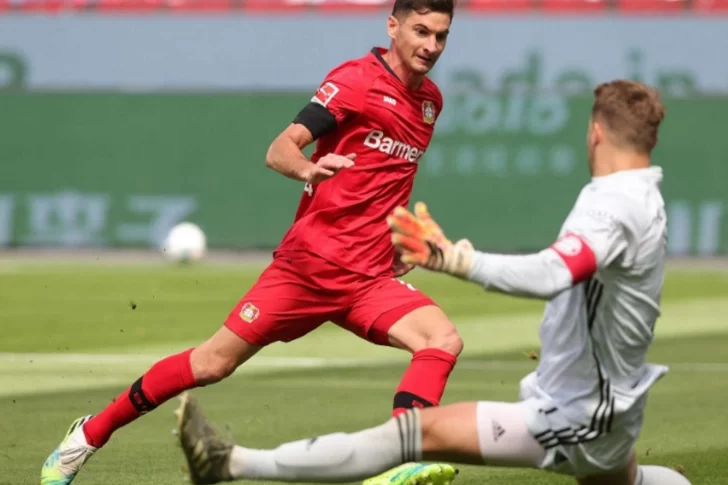 Gol de Alario ante el Bayern
