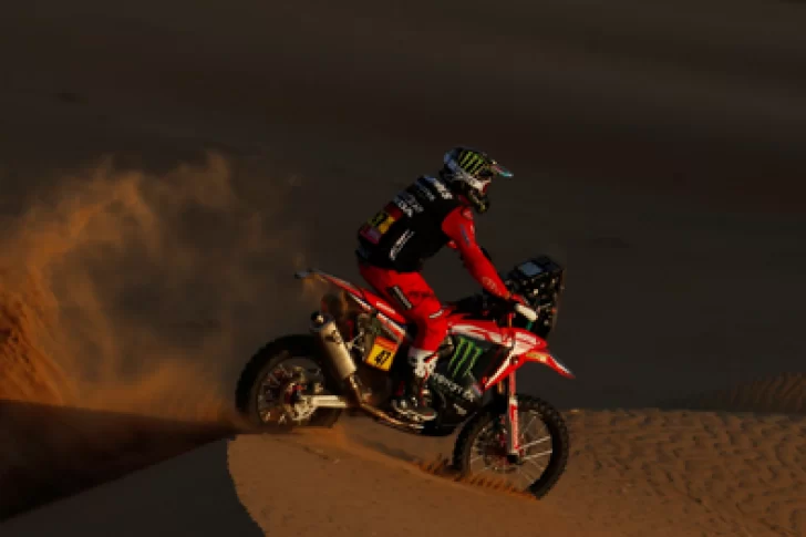 Ni una caída lo logró frenar