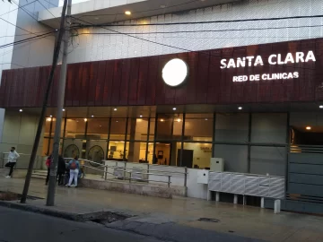 La cochería cruzó a la clínica y dijo que no fue culpable del cambio de cuerpos en la morgue La cochería cruzó a la clínica y dijo que no fue culpable del cambio de cuerpos en la morgue