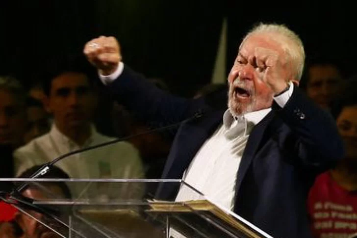 Lula lanzó candidatura presidencial