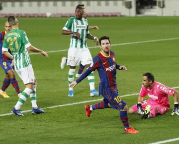 Messi resolvió todo desde el banco