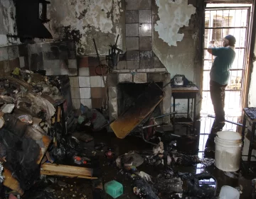 Padece retraso mental y quedó en ruinas por un dañino incendio