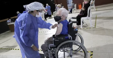 Llegaron a San Juan otras 5.400 dosis de la vacuna Sputnik V Llegaron a San Juan otras 5.400 dosis de la vacuna Sputnik V